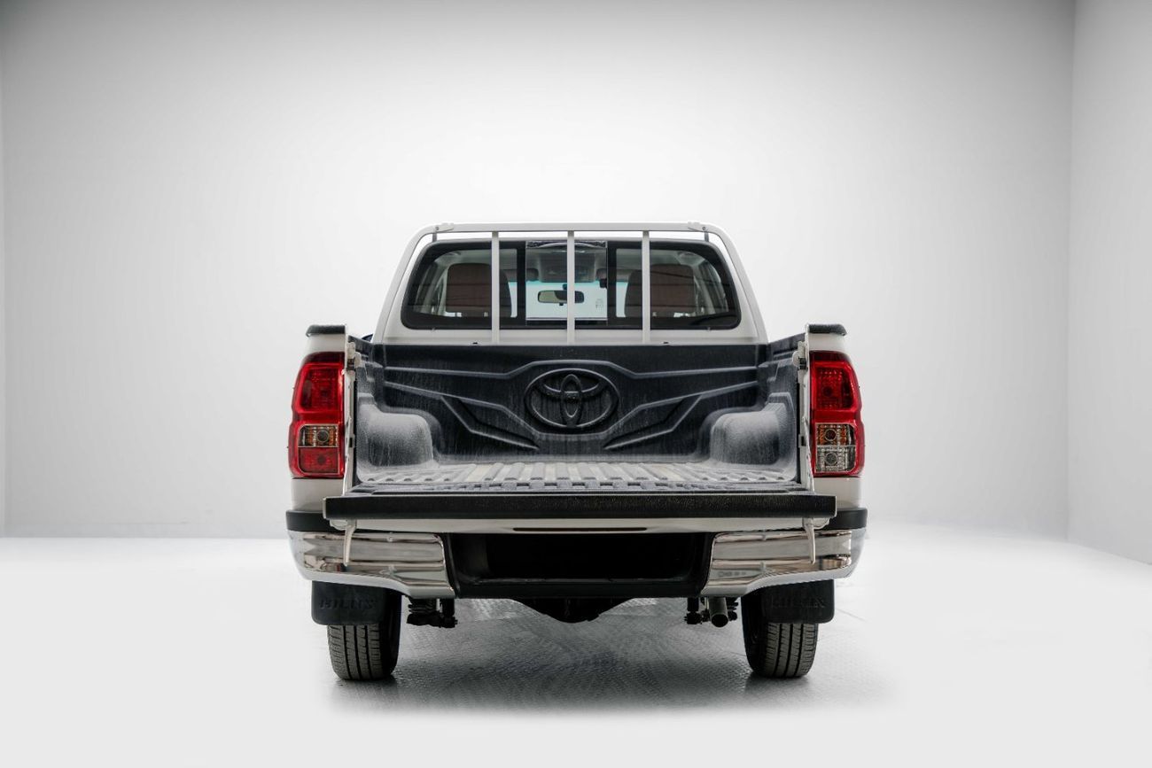 Toyota Hilux 4X2 - 2.7L – Super White Inside Red | Export Only