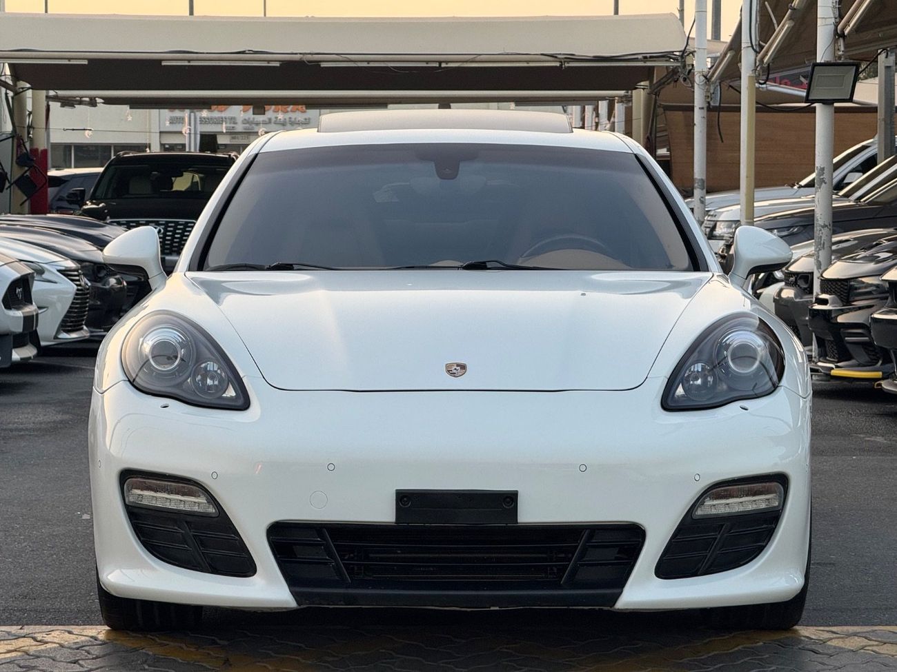 Porsche Panamera 4S 4.8L