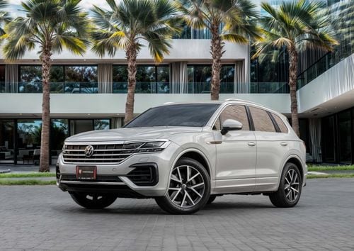 فولكس واجن طوارق Touareg R-Line | 3,134 P.M | 0% Downpayment | ONE OWNER!
