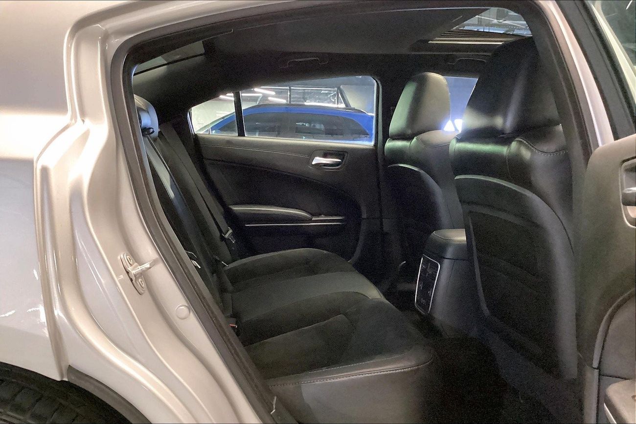 لكزس IS 350 F Sport Platinum | شامل الضمان | 0 ﺪﻔﻋﺓ ﺃﻮﻟﻯ