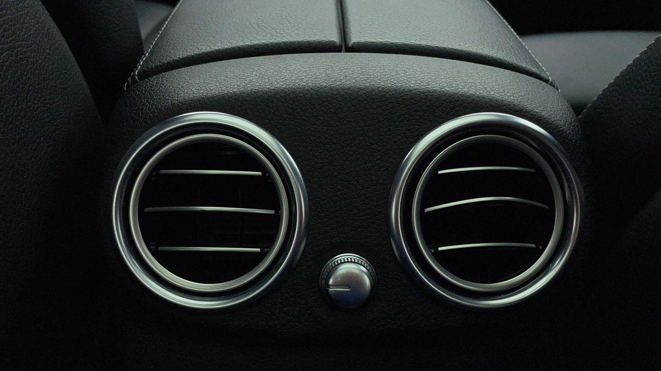 مرسيدس بنز C 200 AMG SPORT PACK 2 | بدون دفعة مقدمة | اختبار القيادة في المنزل