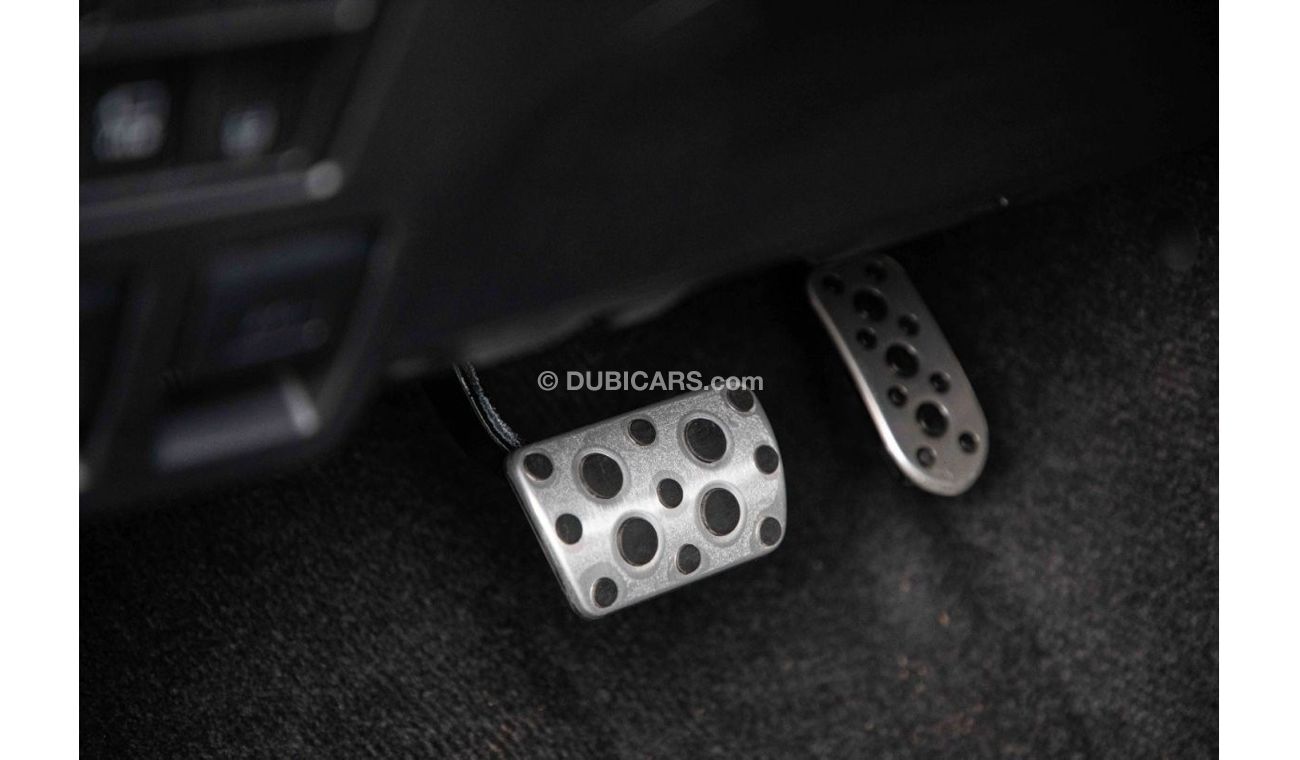 تويوتا هيلوكس 2023 Toyota Hilux 4x4 DC 2.8L GR Sport Diesel AT - Black inside Black