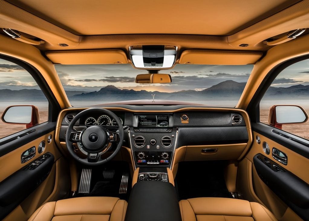 Rolls-Royce Cullinan interior - Cockpit