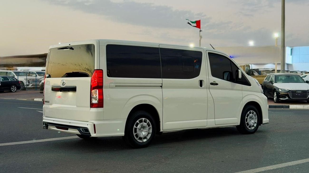 Toyota Hiace 4-SEATER | AUTOMATIC TRANSMISSION | 2.8L DIESEL | BACK CAMERA | PARKING SENSORS