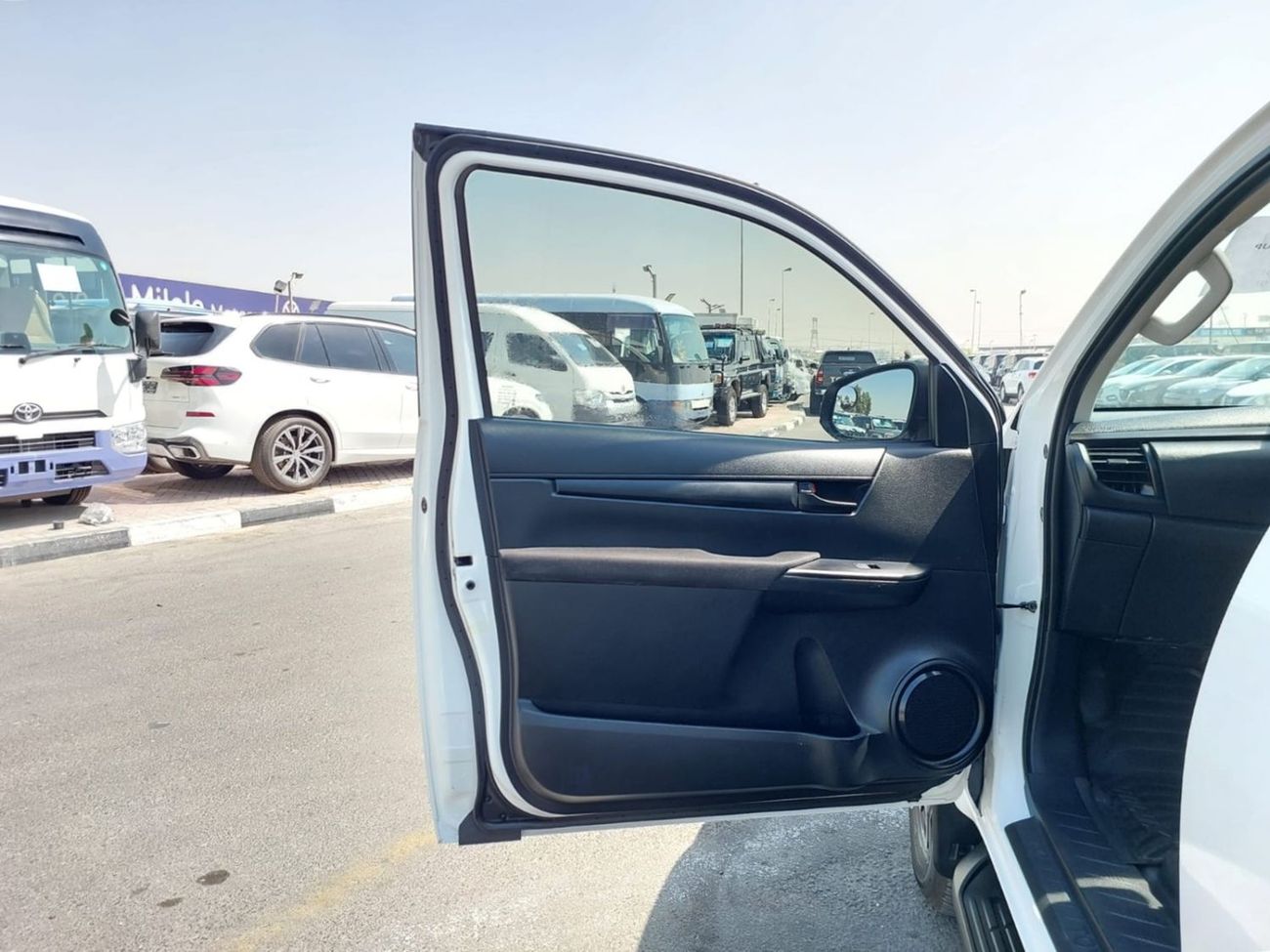 Toyota Hilux (RAMADAN OFFER) TOYOTA HILUX PICKUP RHD 2021 MODEL 2.8 L DIESEL AUTOMATIC(PM71438)