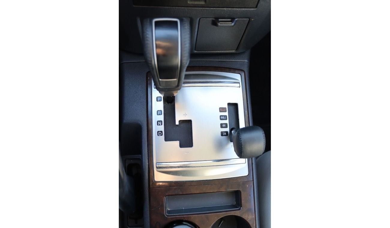 Mitsubishi Pajero ACCIDENTS FREE - GCC - MID OPTION - ENGINE 3.0 - PERFECT CONDITION INSIDE OUT