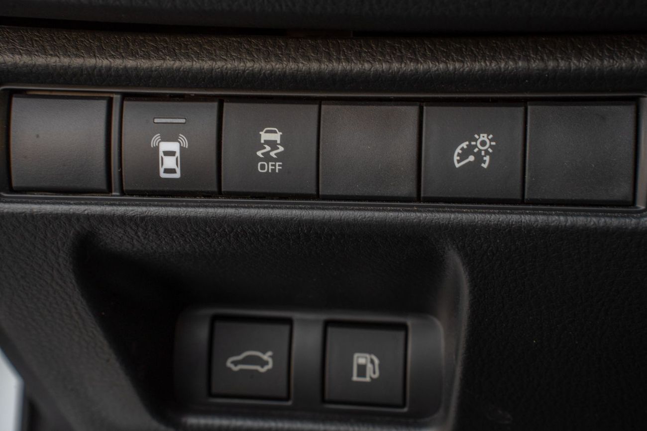 تويوتا كامري E 2.5L