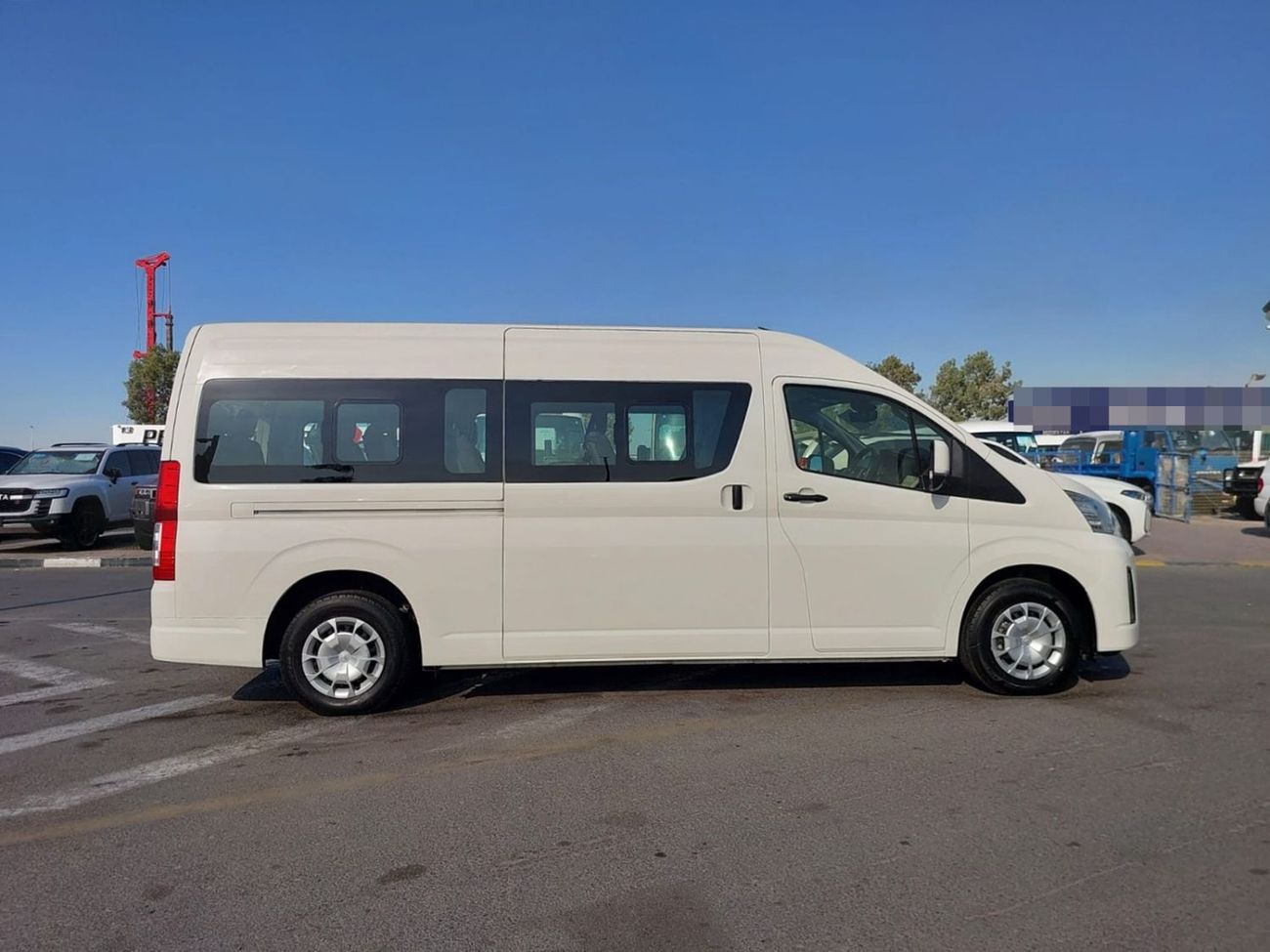 Toyota Hiace (RAMADAN OFFER) TOYOTA HIACE COMMUTER VAN RHD 2023 MODEL 2.8 L DIESEL AUTOMATIC(PM21193)