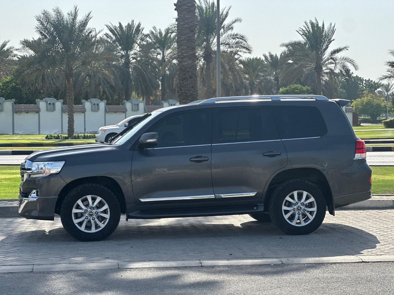 Toyota Land Cruiser Sahara export from Australia