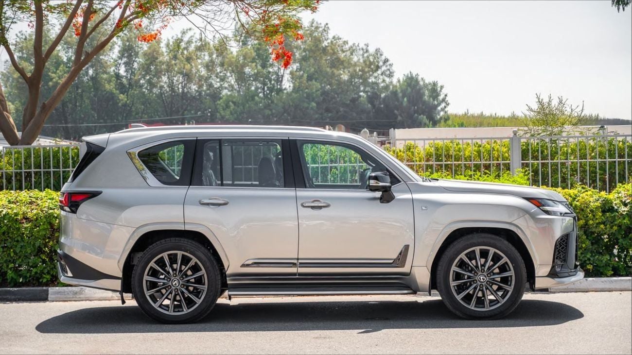 Lexus LX700h F SPORT F-SPORT 26/26 SILVER with BLACK INTERIOR