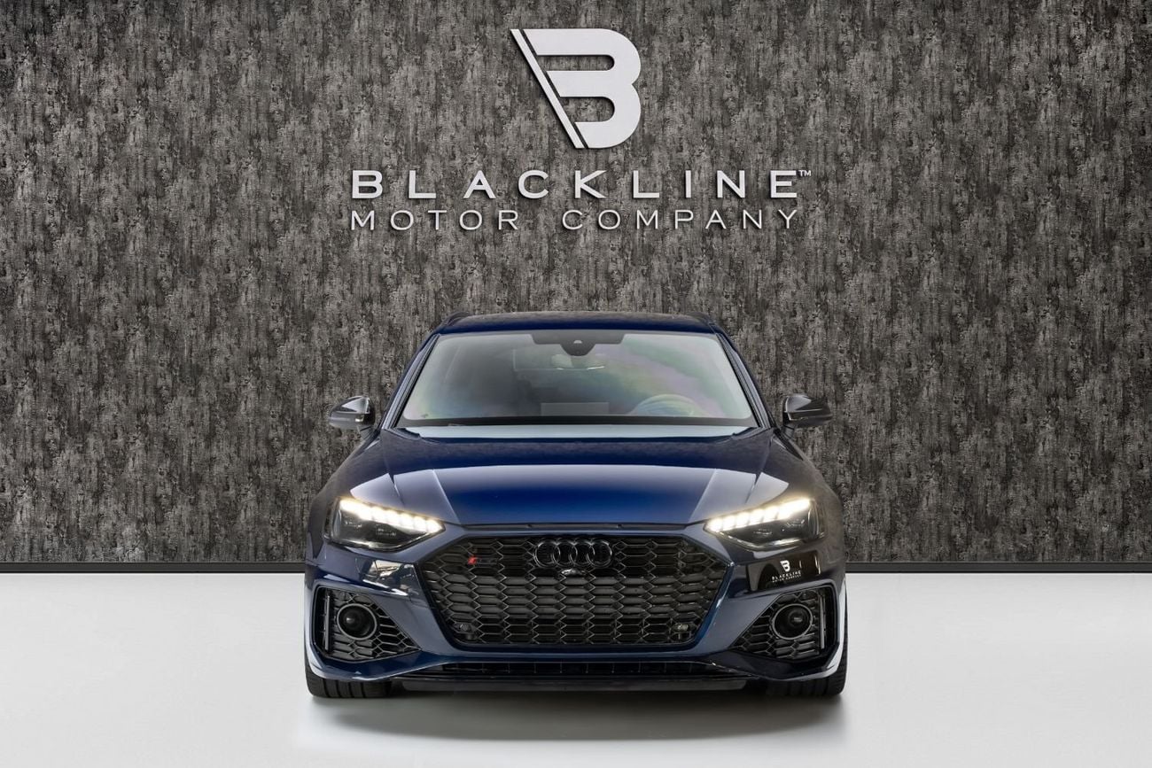 أودي RS4 ستاندارد BUY NOW, PAY 2027 | THE BLACKLINE STANDARD | 2028 Warranty + Service, Low KMs, GCC