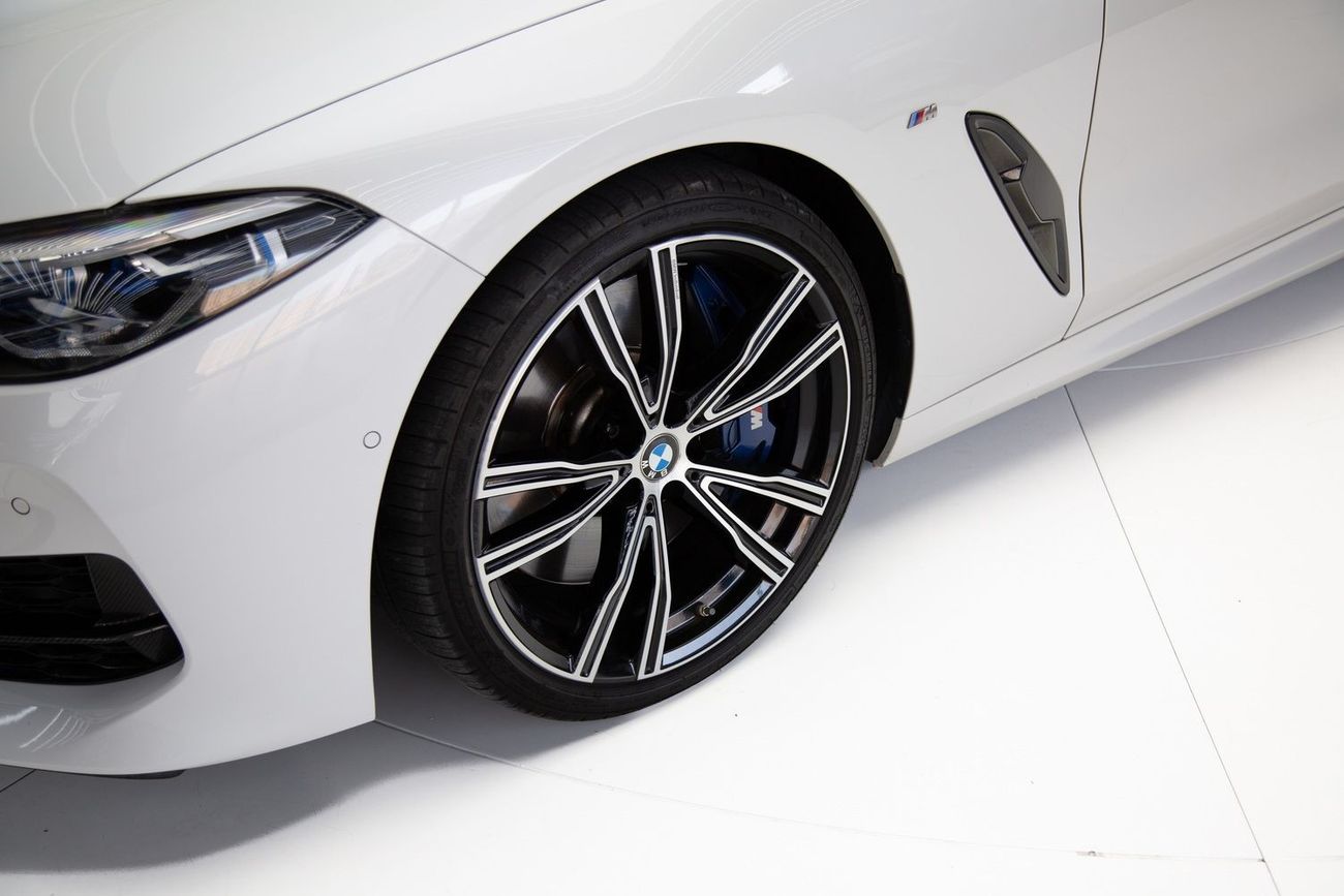 بي أم دبليو M850i