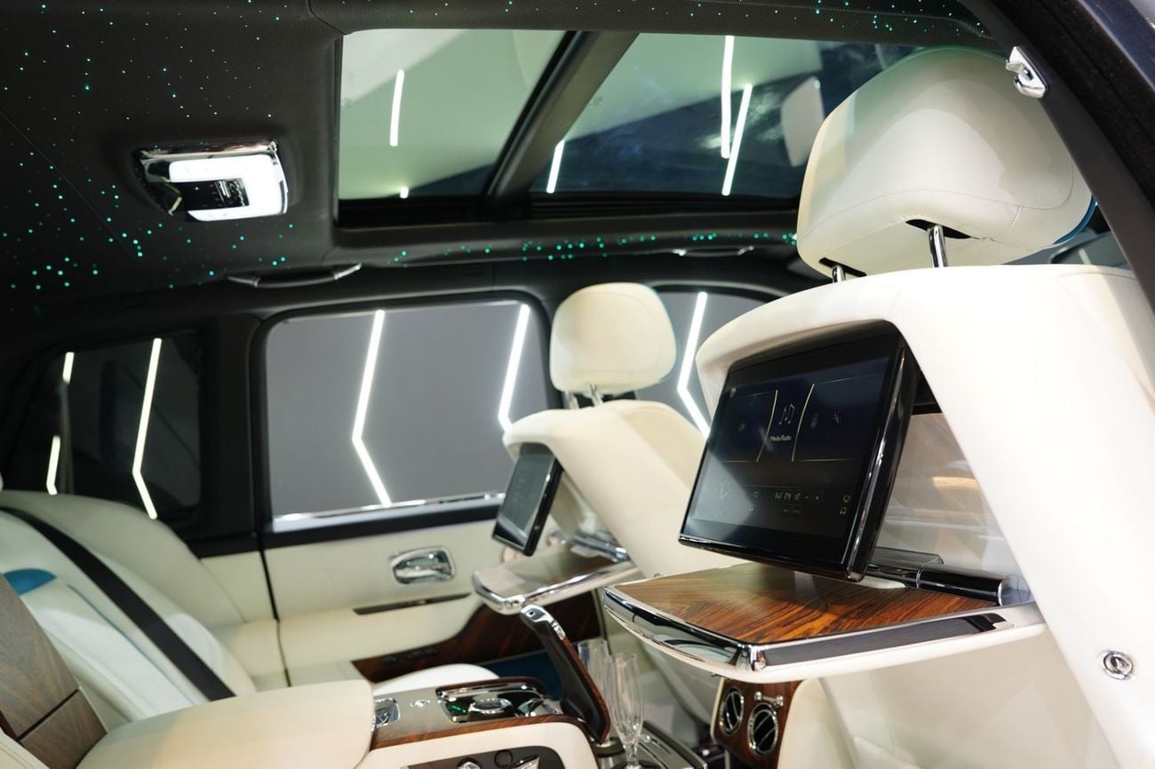 رولز رويس كولينان STD (6.8L · 12 Cyl · Automatic · Petrol · SUV/Crossover · All Wheel Drive · 5 Seats · 5 Door) VIP Rear Seats w/ Entertainment Screens, Bespoke Audio, Panoramic Roof w/ Starlight!!