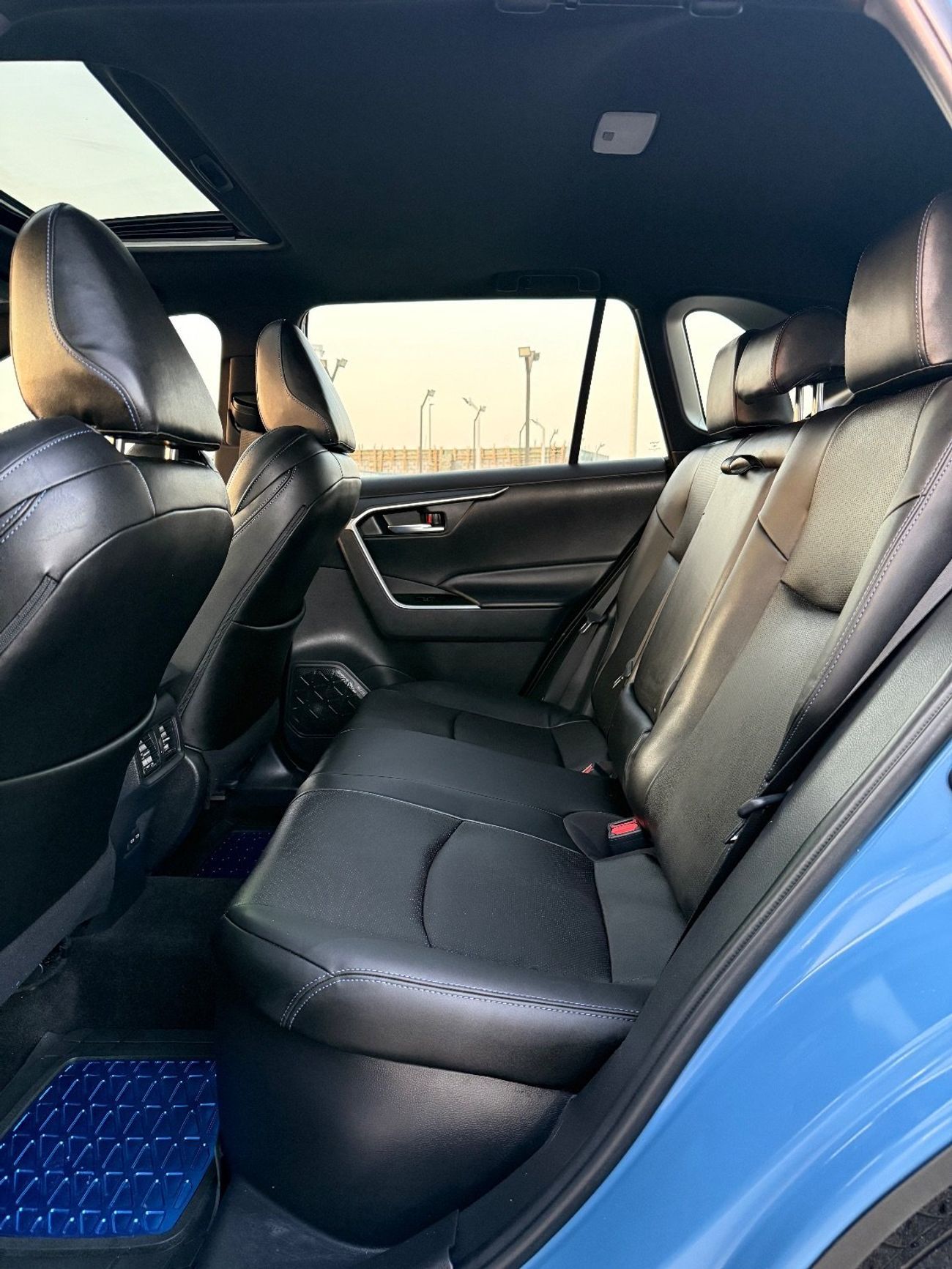 Toyota RAV4 XLE 2.5L 2022 TOYOTA RAV4 XLE HYBRID 4x4 FULL OPTIONS IMPORTED FROM USA