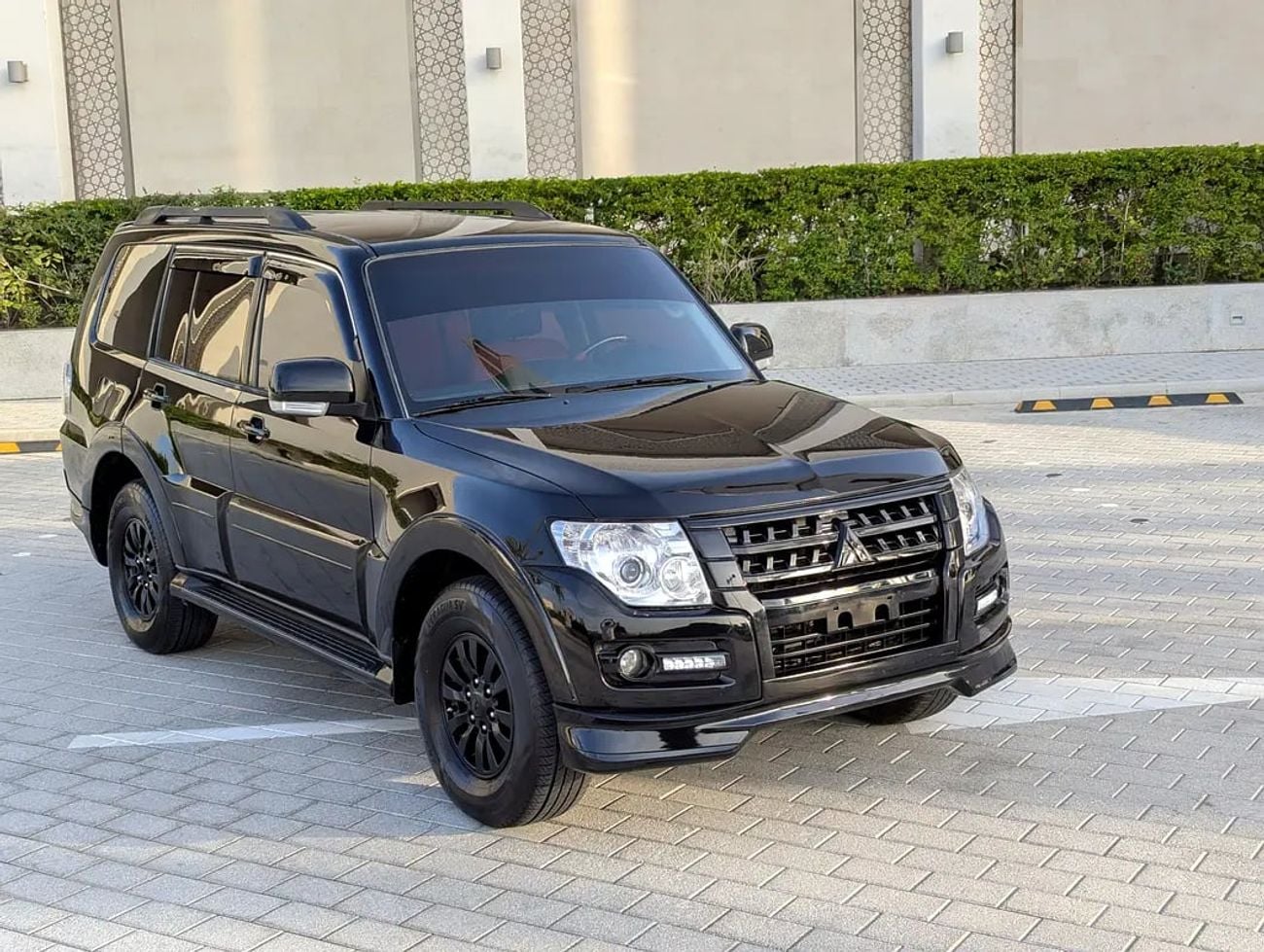 Mitsubishi Pajero GLS HIGHLINE GLS MID - GCC Specs - Reliable SUV
