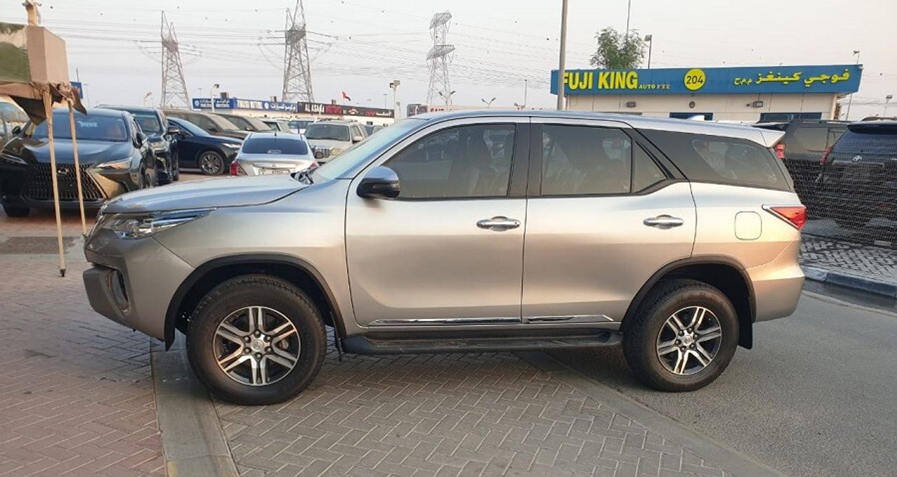تويوتا فورتونر 2.7L 4WD (PETROL)