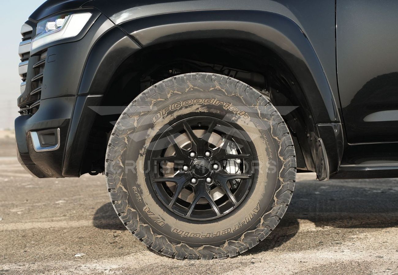 تويوتا لاند كروزر LC300 VIP XTREME EDITION 3.5 Petrol AT MY2025 – BLACK