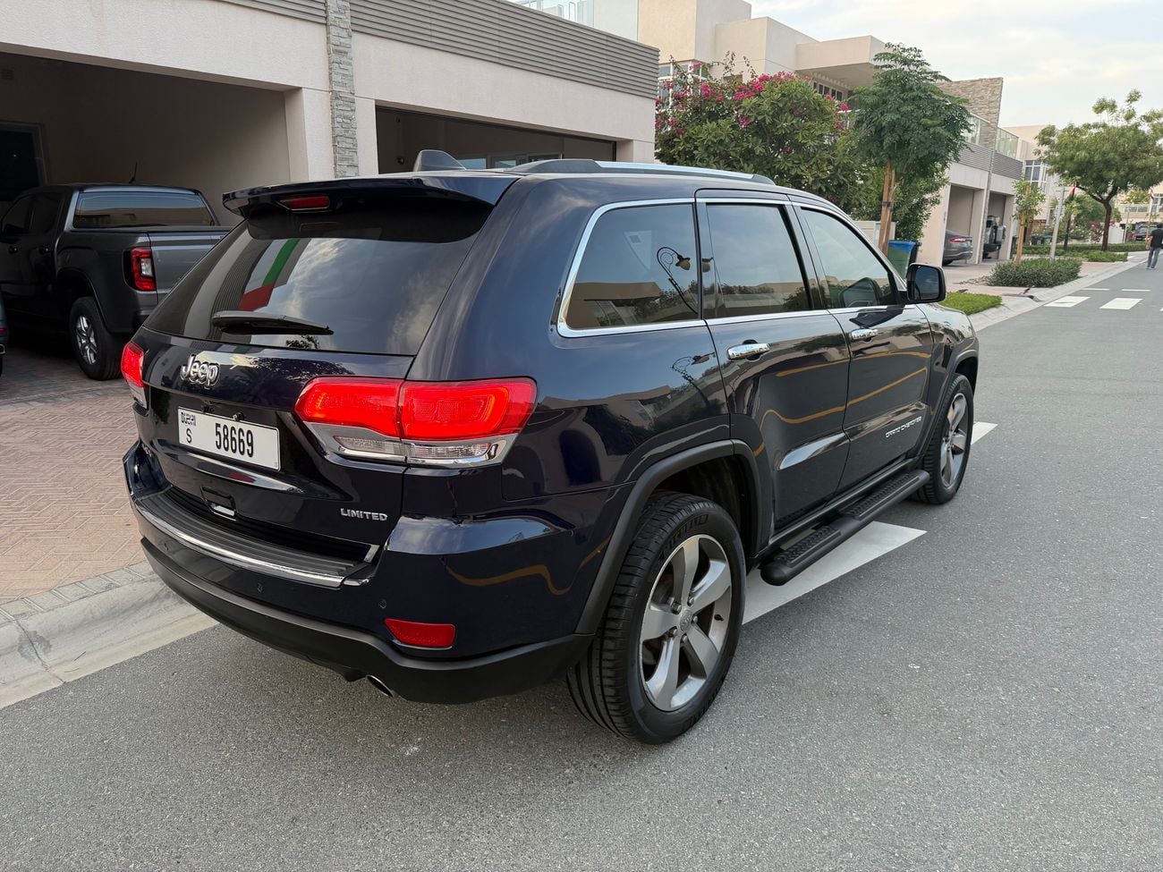 جيب جراند شيروكي Limited Plus 3.6L