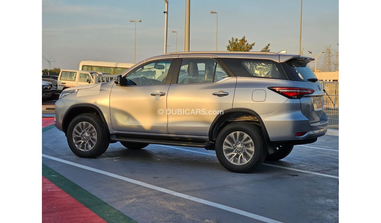 Toyota Fortuner 2.8L full options