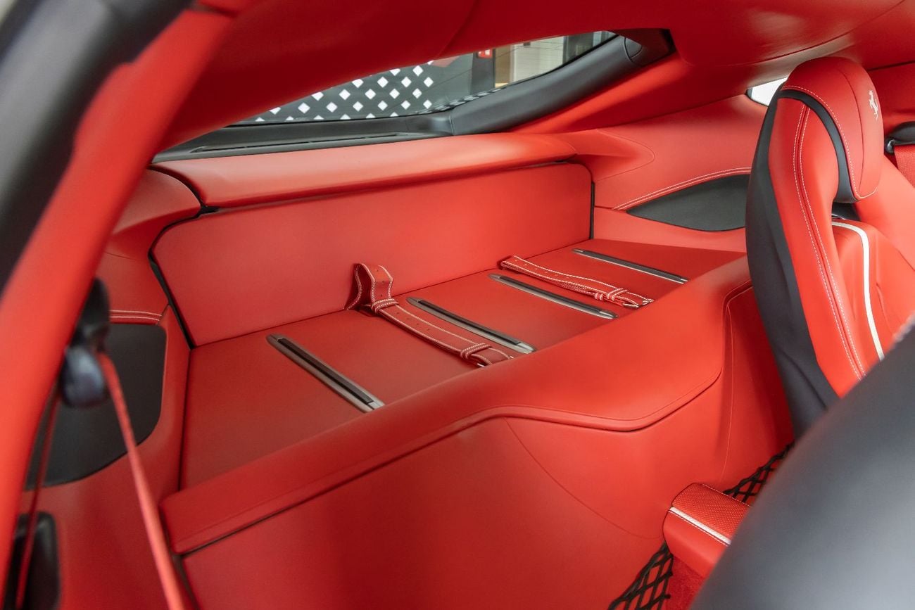 فيراري 812  سوبرفاست Ferrari 812 Superfast |  GCC Specs | Fully Carbon Fiber | Ceramic Brakes | Low Mileage | 2018