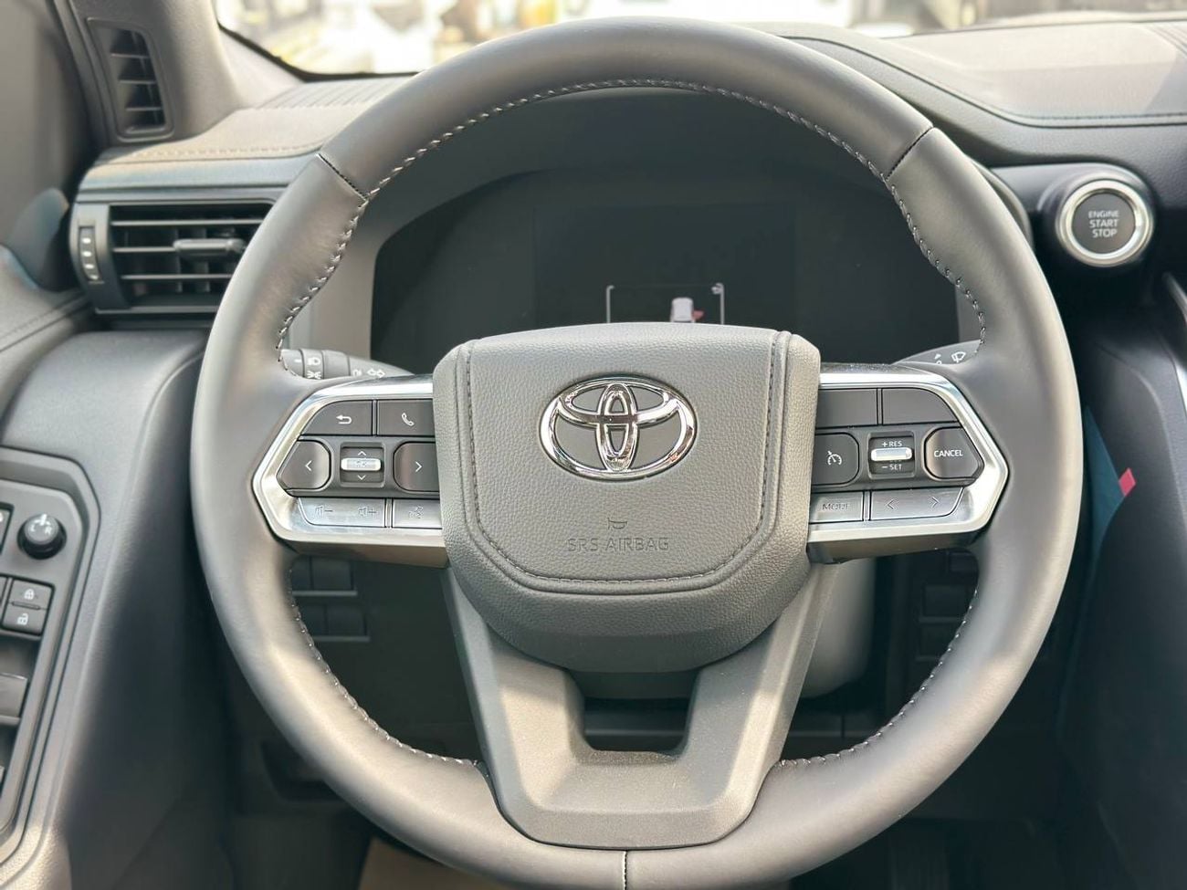 تويوتا لاند كروزر GXR 3.5L PTR A/T // 2026 // STD with Sunroof , Cool Box , Cruise Control // Special Offer // By Form