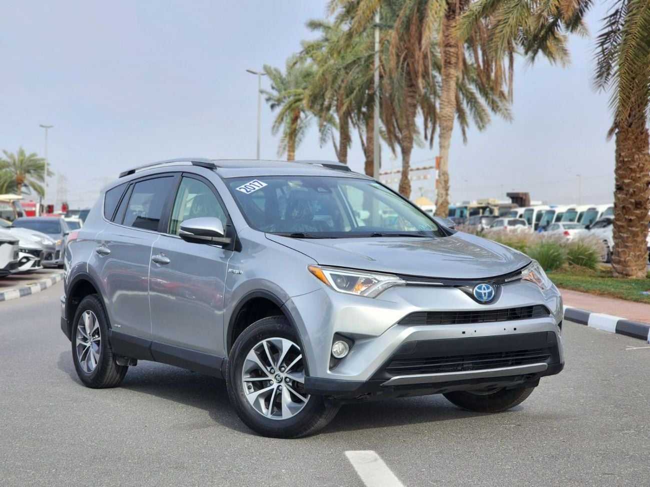 تويوتا راف ٤ TOYOTA RAV4 XLE HYBRID 2017 FULL OPTION