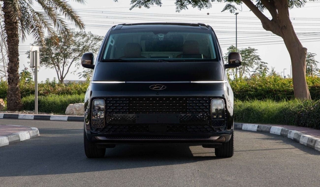 Hyundai Staria VIP 4-seater/GCC/2 Years Warranty/2022