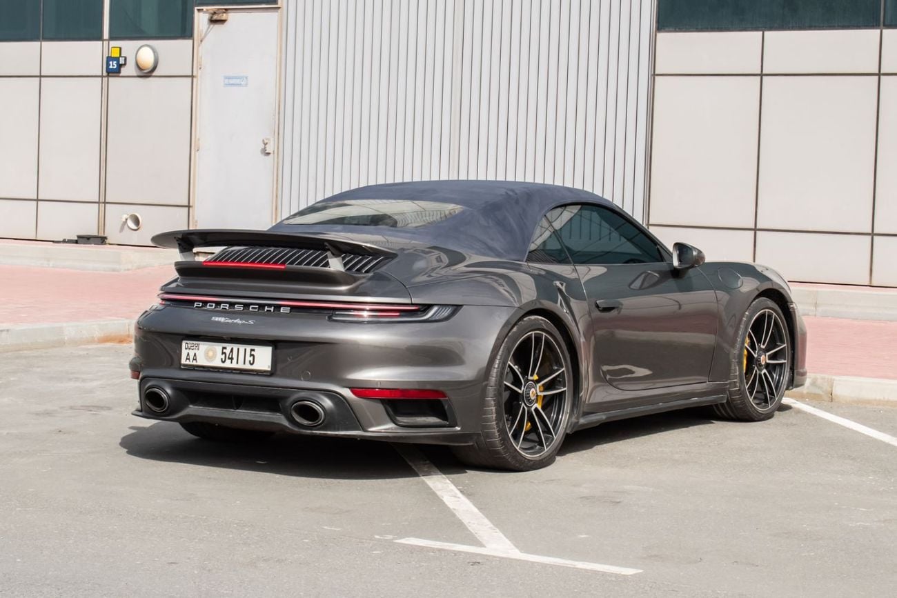 بورش 911 STD Turbo S 3.8L (640 HP) Convertible