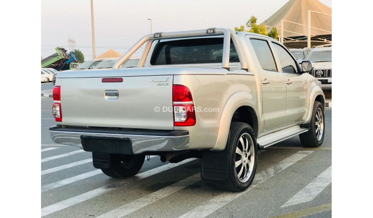 Toyota Hilux Toyota Hilux Diesel Engine Model 2010 SILVER  COLOR