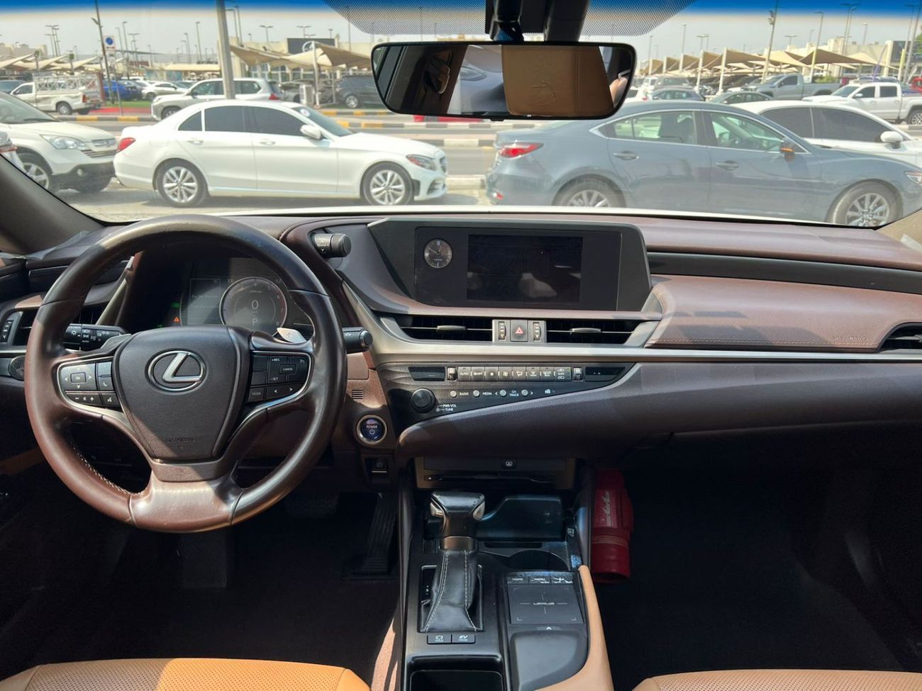 Lexus ES300h PLATINUM LEXUS ES300h 2019 Hybrid 2.5L (214 HP)