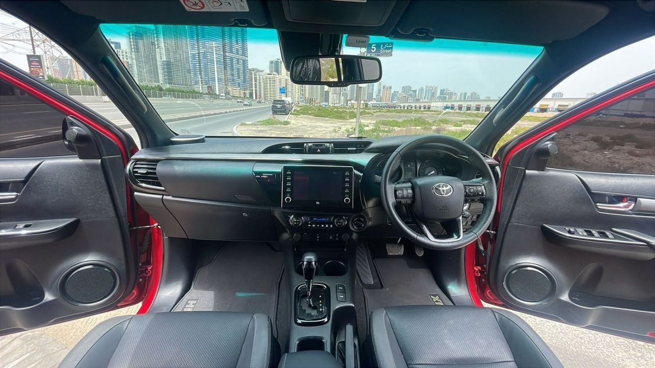 Toyota Hilux diesel engine ,2.8 liter ,Automatic gear ,year model 2024 ,right hand drive ,only for export availab