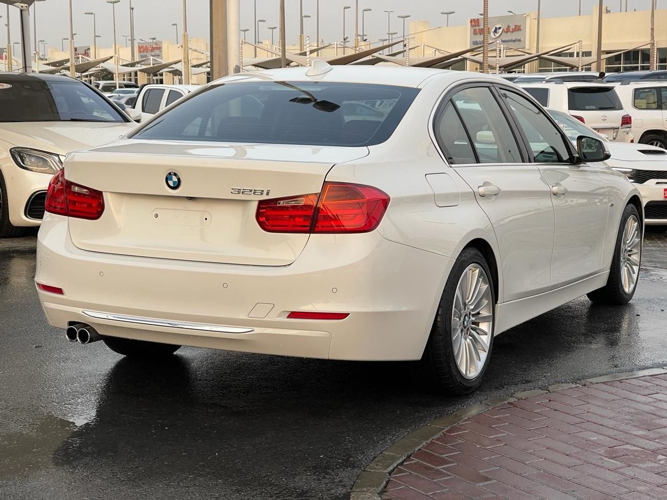 BMW 328i Exclusive BMW 328i _GCC_2015_Excellent Condition _Full option