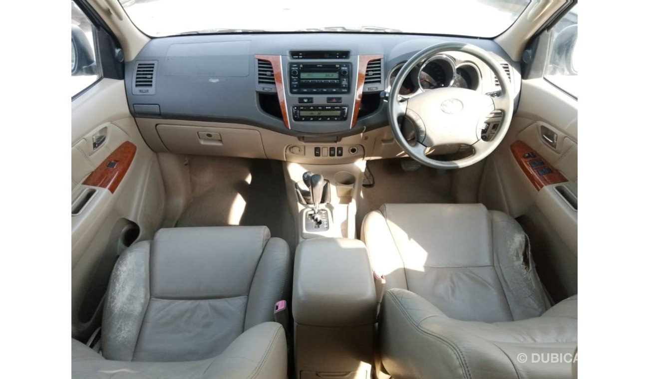 Toyota Fortuner TOYOTA FORTUNER RIGHT HAND DRIVE (PM1027)