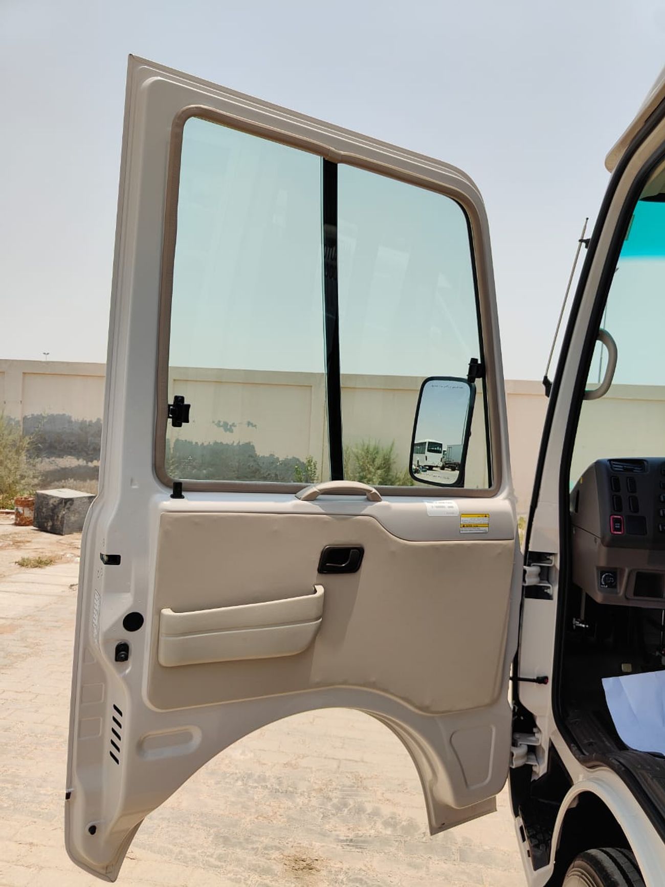 Mitsubishi Rosa 2024 Mitsubishi Rosa 26-Seater (3-Point Seatbelts) 4.9L 4-Cyl Turbo Diesel Euro-4 M/T RWD For Export