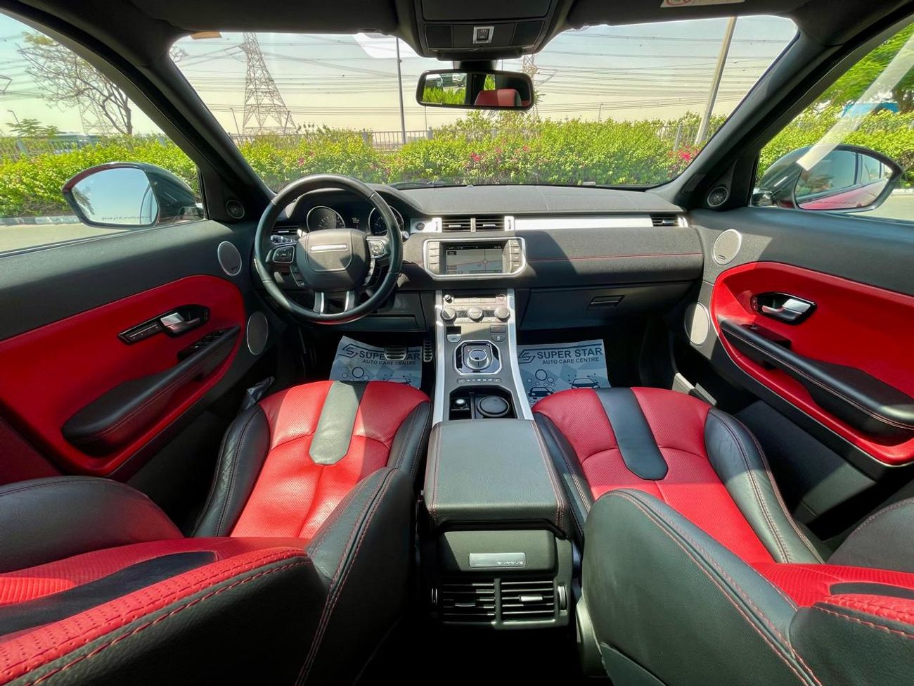 لاند روفر رانج روفر إيفوك Dynamic 2.0L (5 Door) Dynamic  2.0L  (5 Door) 2015 GCC