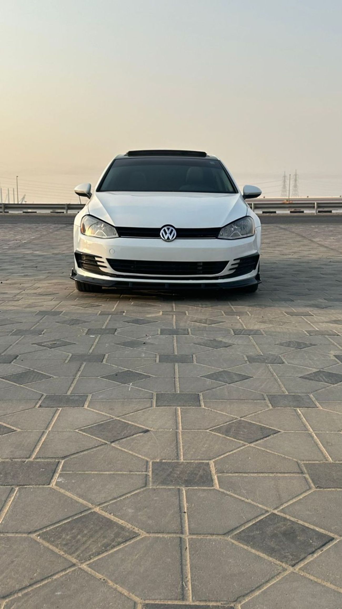 Volkswagen Golf R 2.0L (290 HP)