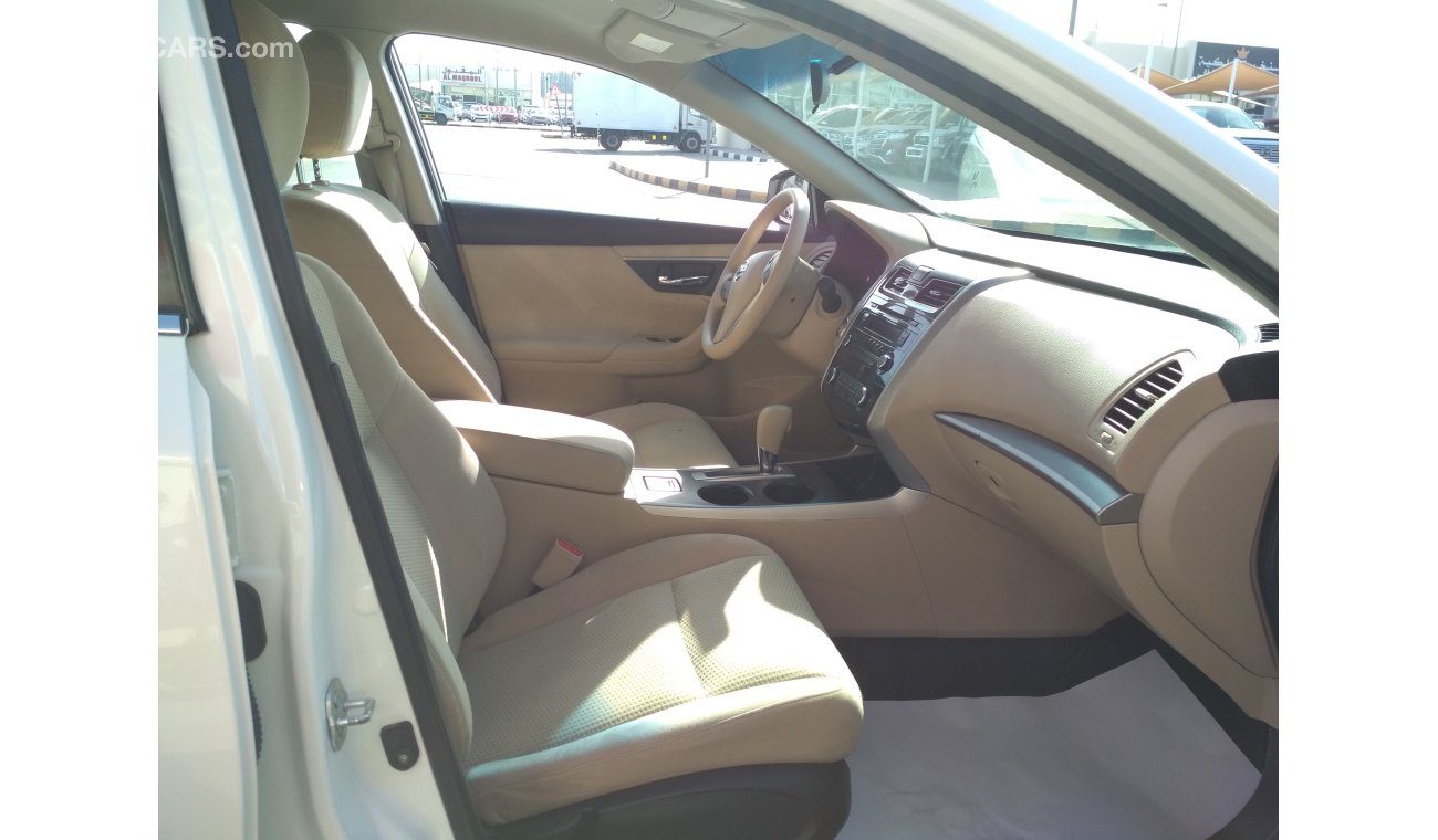 Nissan Altima 2015 WHITE GCC NO PAIN NO ACCIDENT PERFECT