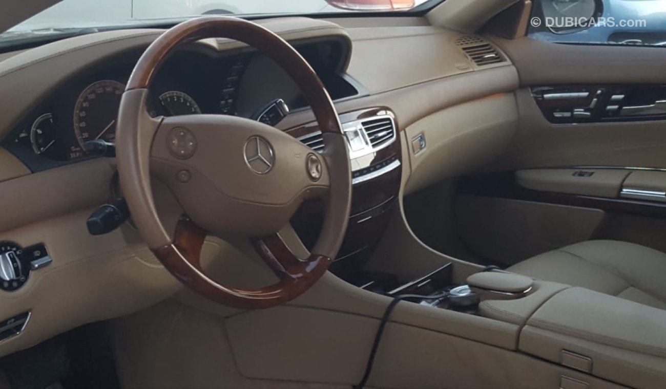 مرسيدس بنز CL 500 مرسيدس Cl500 موديل 2007 السياره بحاله ممتازه من الداخل والخارج ولا تحتاج اي مصروف