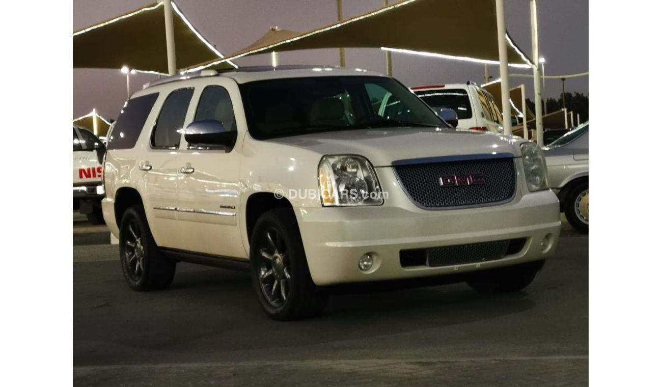 GMC Yukon GMC YOUKAN DENALI 2011 GCC SPECEFECATION