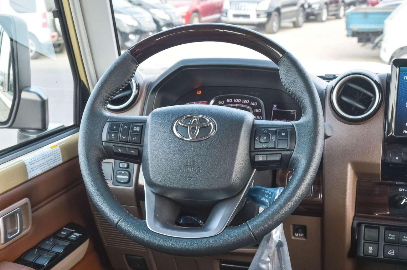 تويوتا لاند كروزر بيك آب TOYTOA LAND CRUISER 79 4.0L 4WD AT DC PICKUP 2025