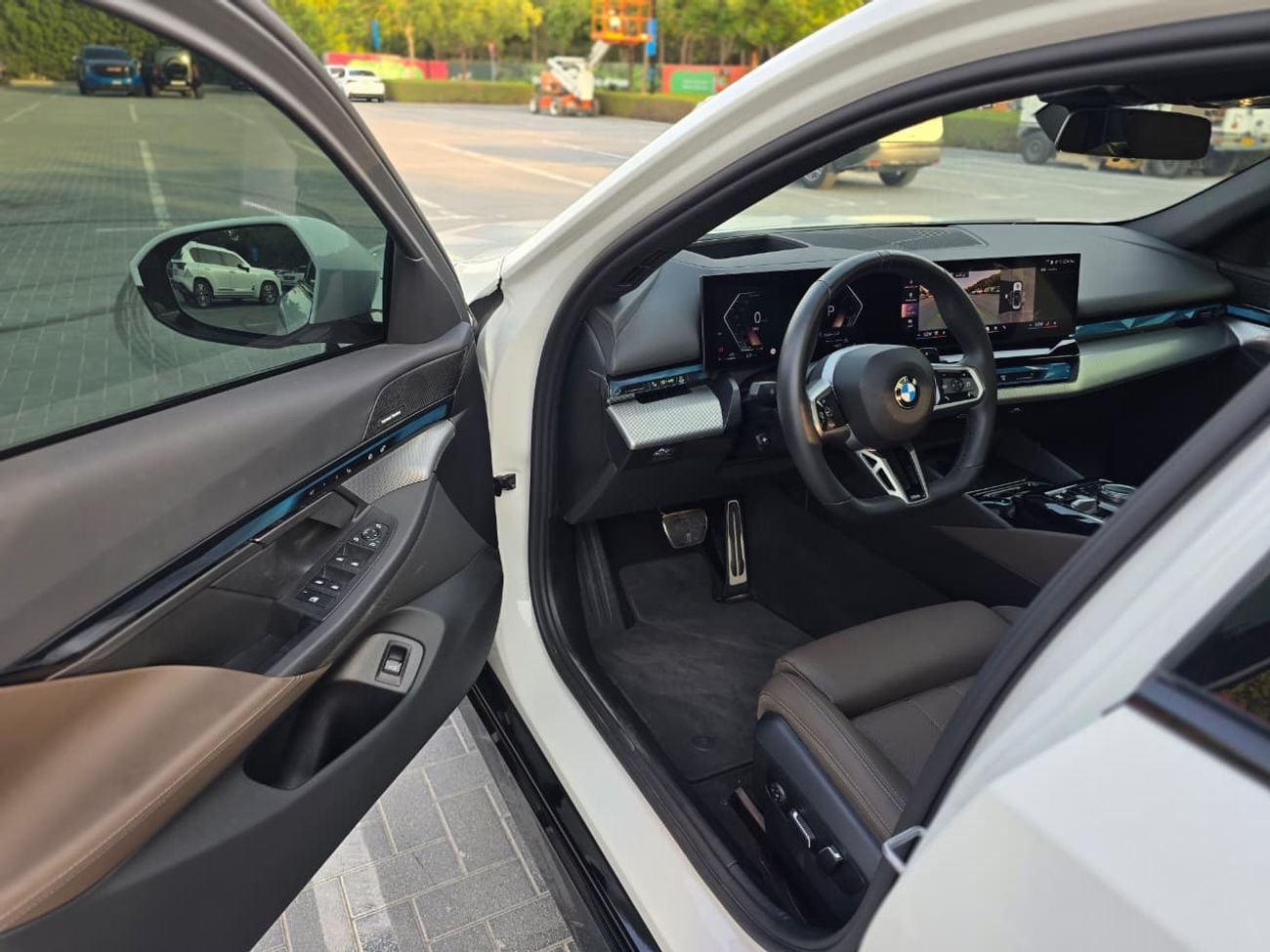 بي أم دبليو 520i M SPORT