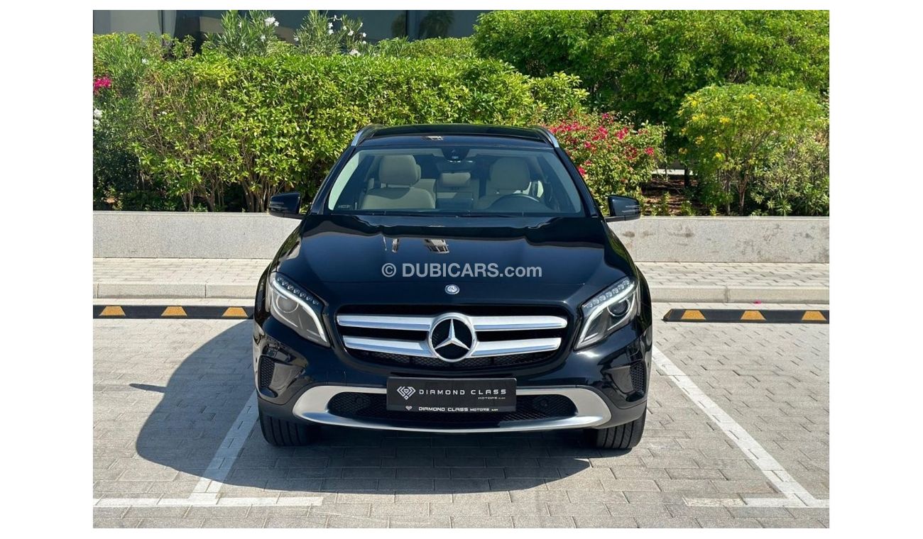 مرسيدس بنز GLA 250 Mercedes GLA250 AMG Panoramic  2016 GCC Full Options  Under Warranty