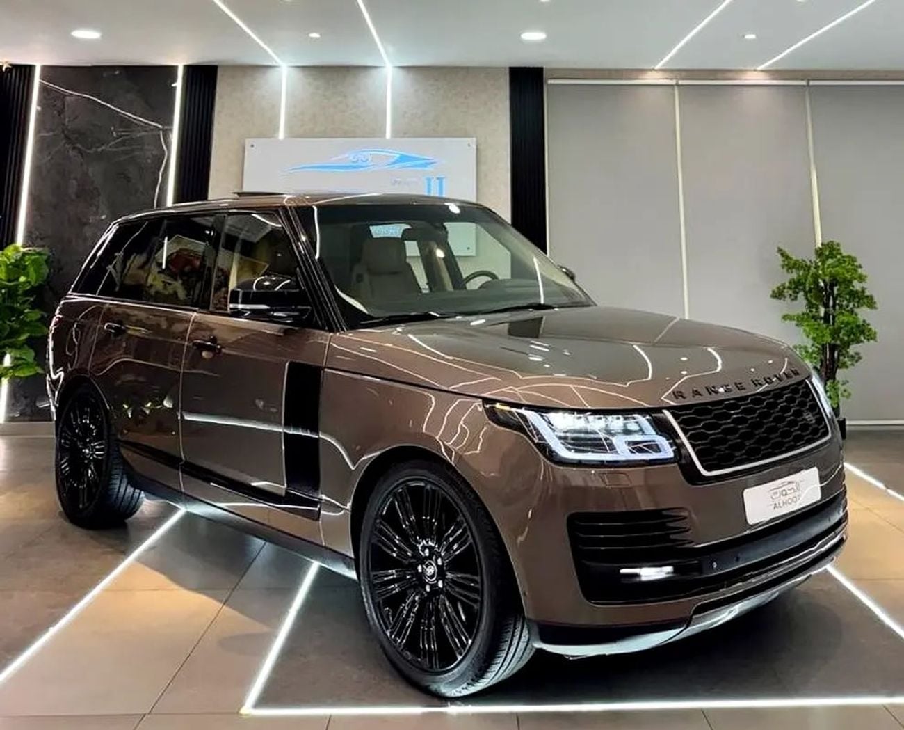 Land Rover Range Rover AUTOBIOGRAPHY SUPERCHARGED FACELIFT RR VOGUE V8 || GCC || TOP RANGE || PERFECT CONDITION