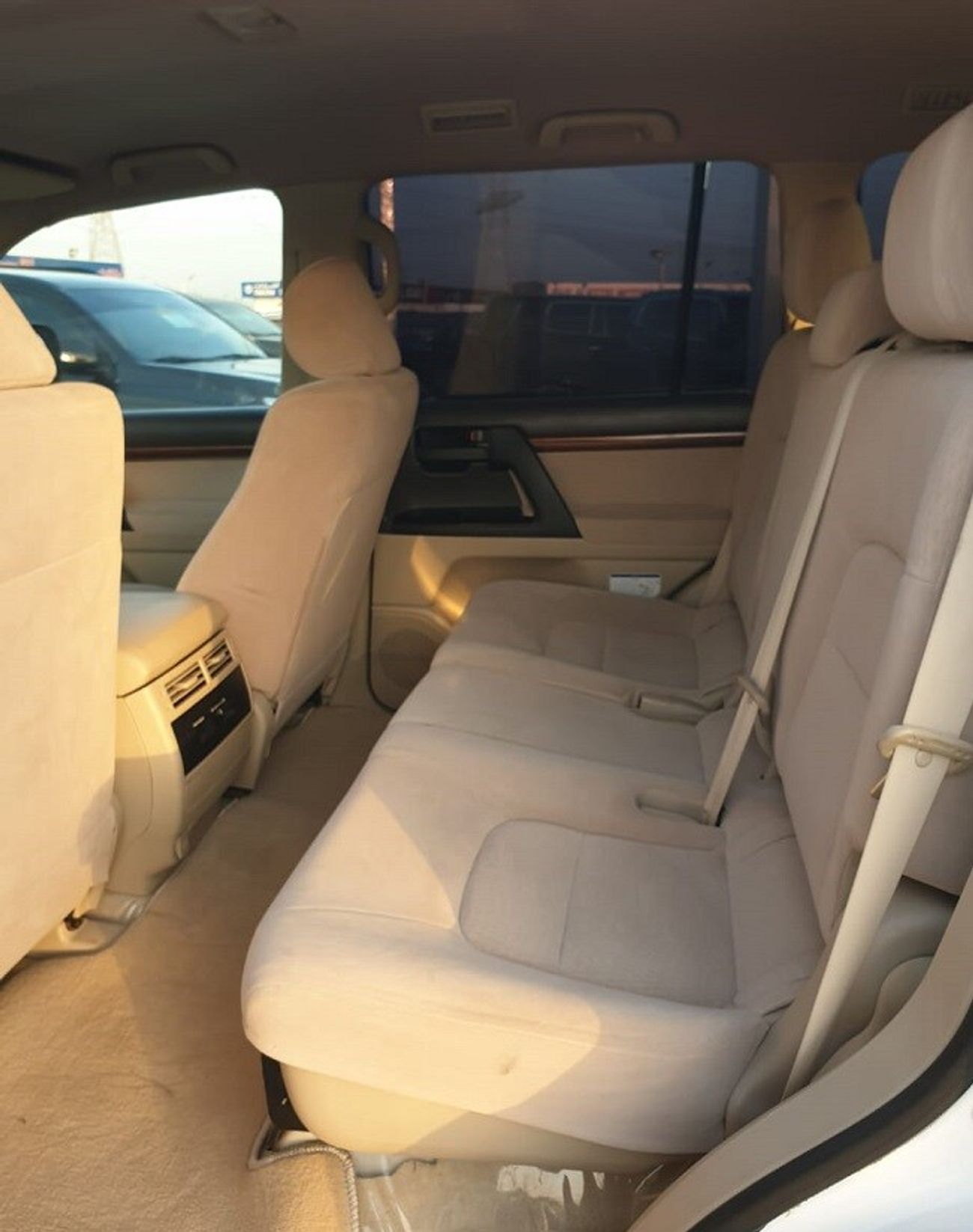 Toyota Land Cruiser GXR - V8 (PETROL)