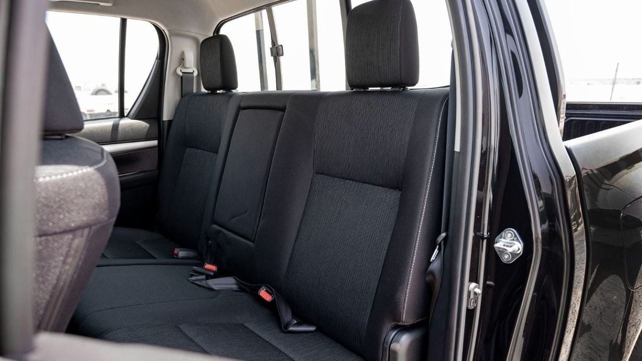 تويوتا هيلوكس TOYOTA HILUX DC 2.4D AT 4X4 MY2024 – BLACK