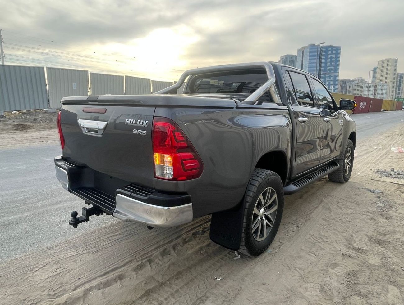 تويوتا هيلوكس RIGHT HAND VEHICLE ONLY FOR RIGHT HAND DRIVE