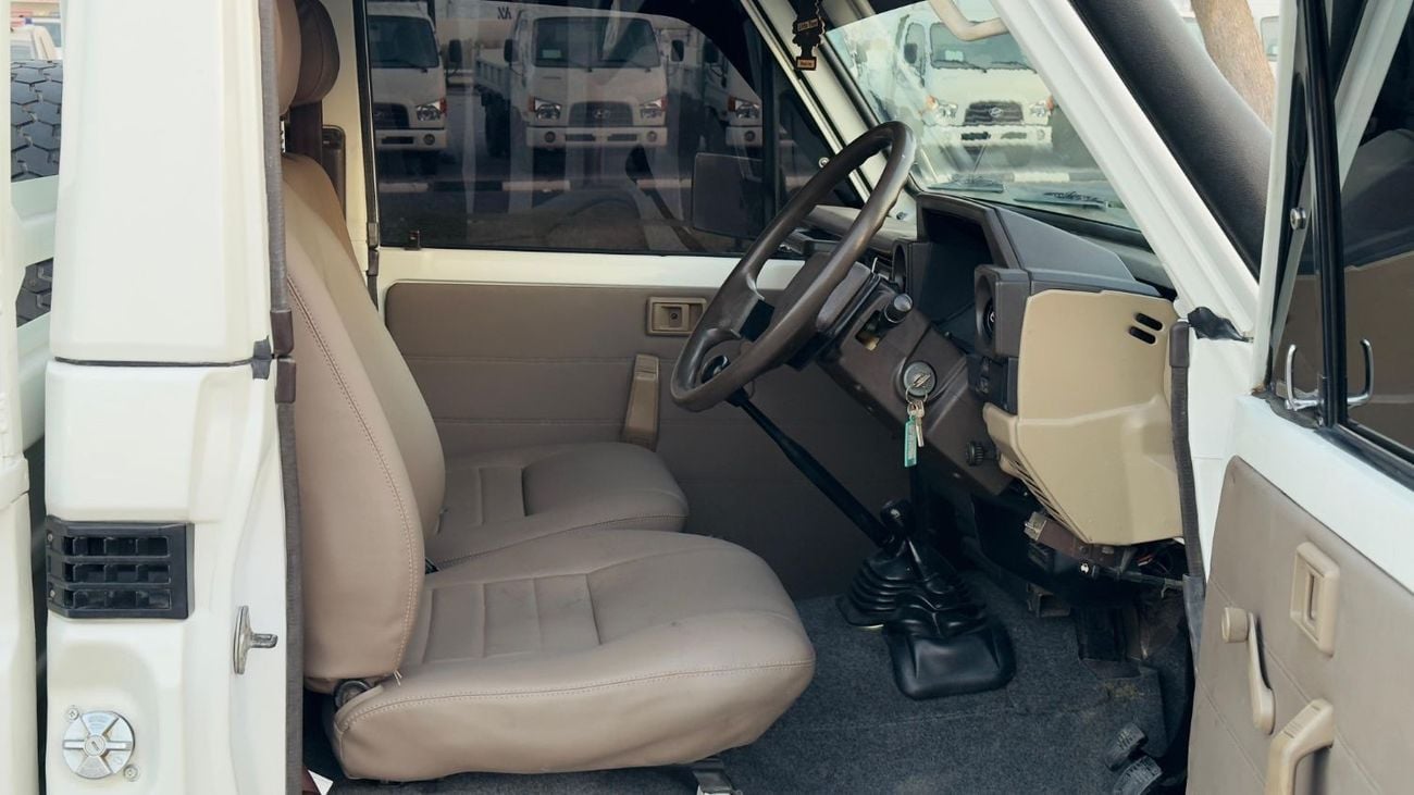 تويوتا لاند كروزر بيك آب SINGLE CABIN | RHD | 1990 | 4.0L DIESEL ENGINE | MAUNAL TRANSMISSION | AIR SNORKEL