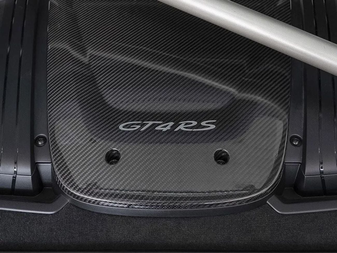 بورش كايمان 718 GT4 RS Weissach Pack