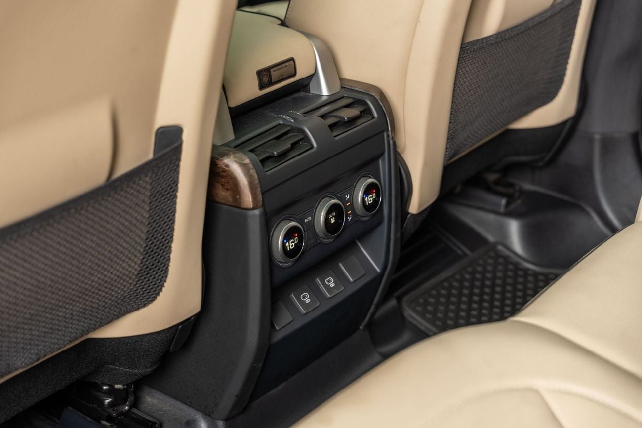Land Rover Defender 110 HSE P400 of the Apex Series | 1 of 28 by Limgene