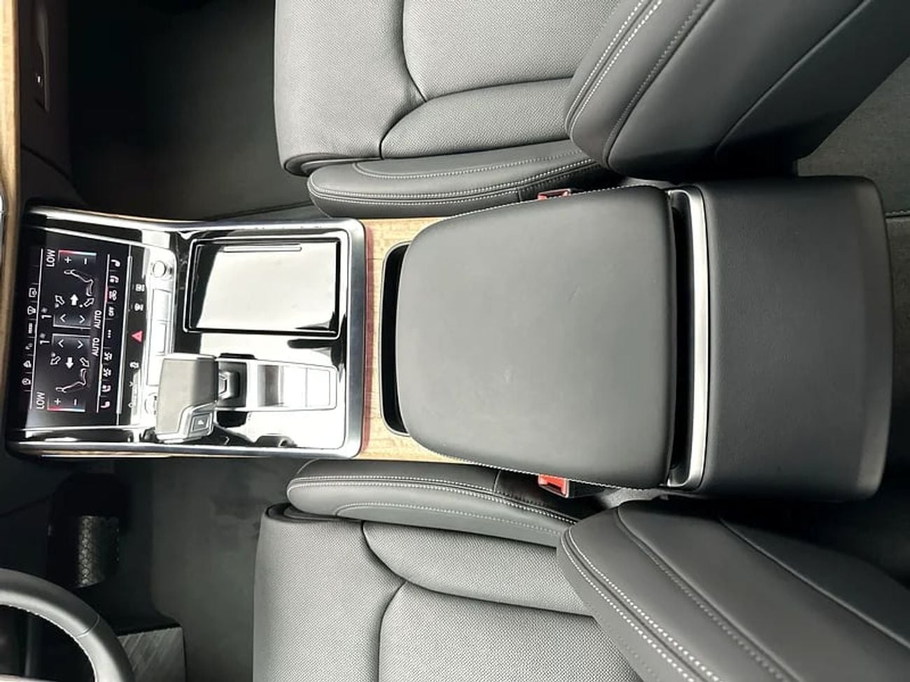 Audi Q8 55 TFSI quat 340hp Luxury (Ref# 020190)